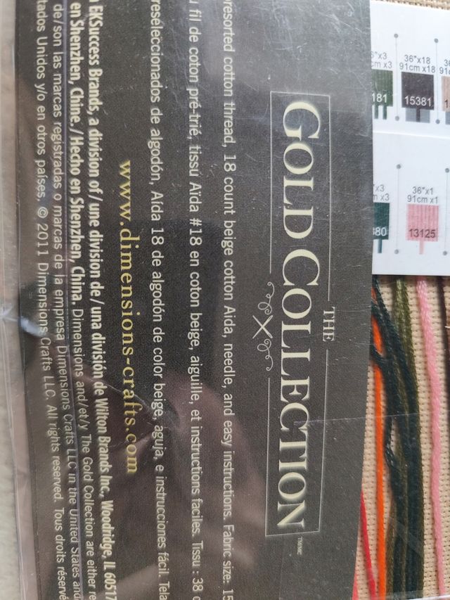 Woman with Bouquet 70-35274 Dimensions