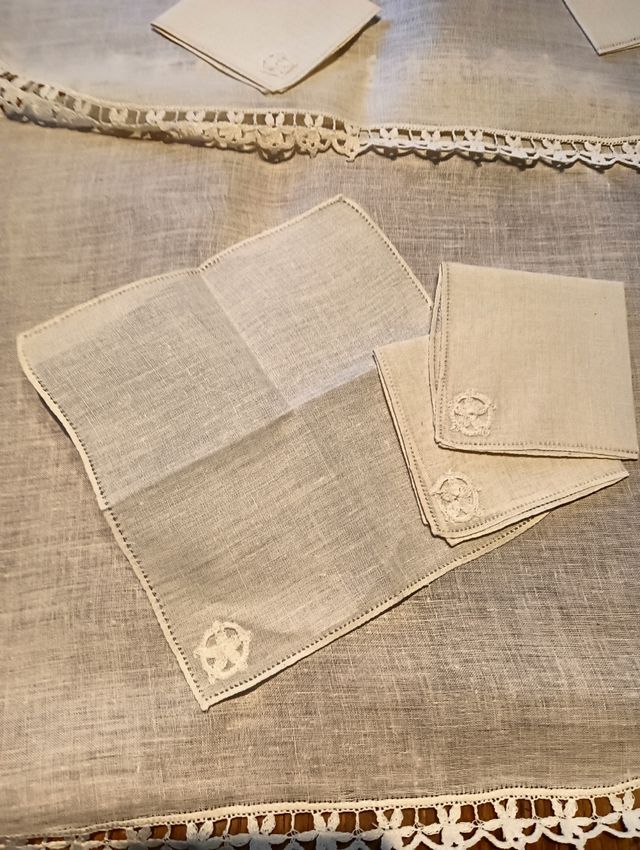 Tovagliette da tè e centrini vintage 