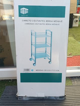 Carrito con estantes