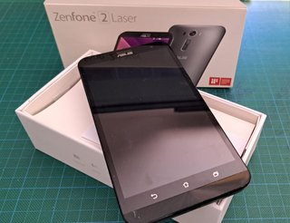 Telefono móvil vintage_ASUS Zenfone 2