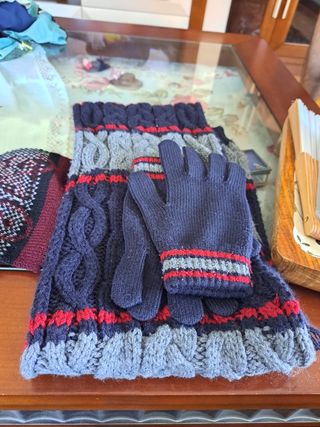 Bufanda y guantes