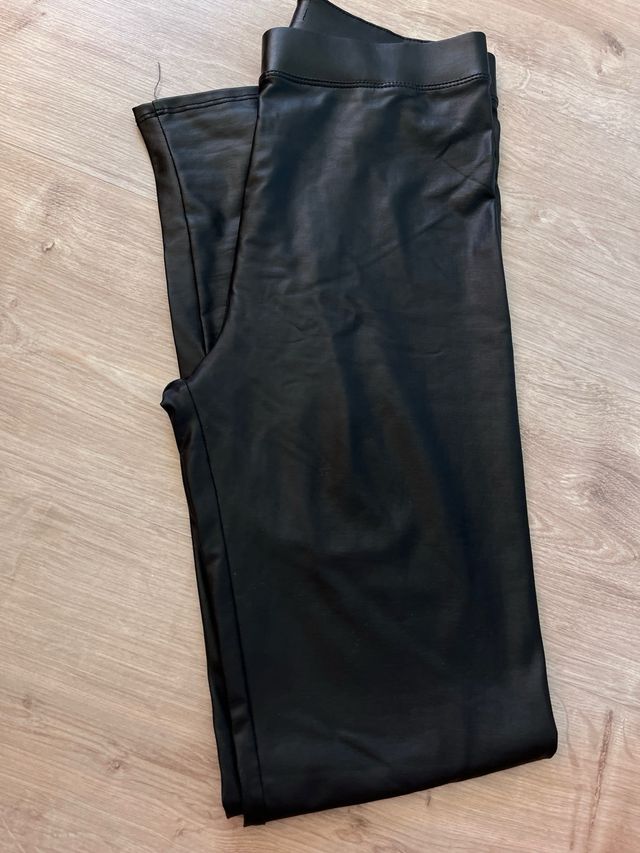 Pantalón de cuero Bershka