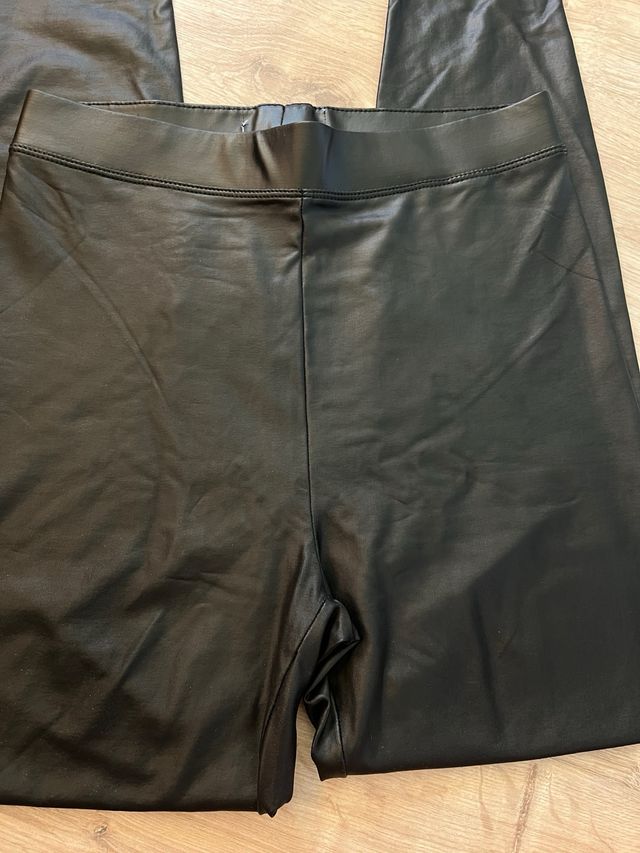 Pantalón de cuero Bershka