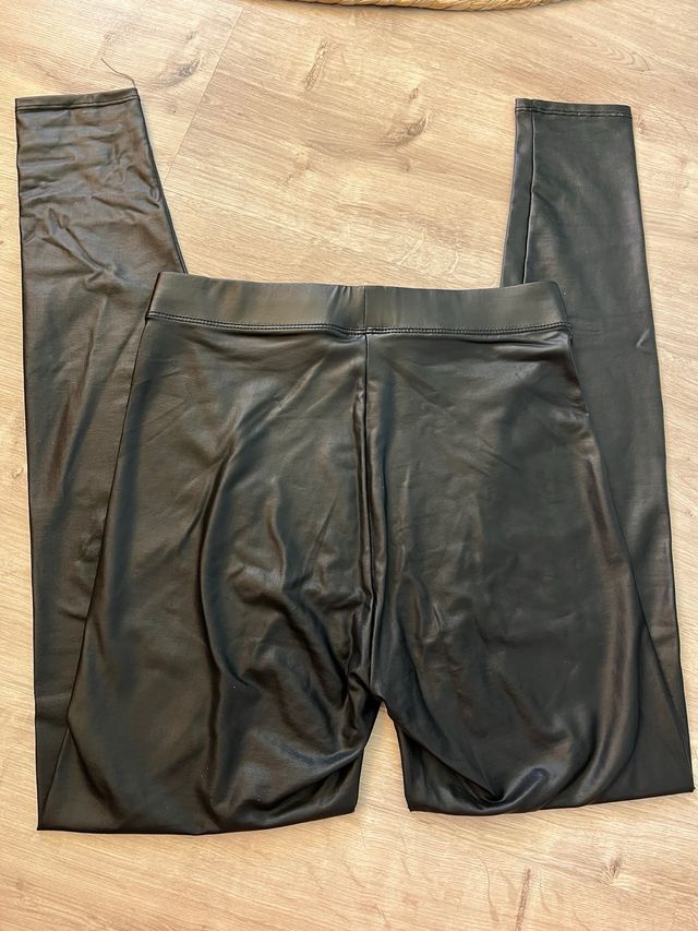 Pantalón de cuero Bershka