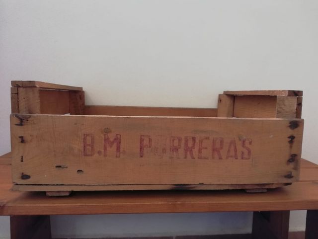 Vendo Bonita Caja de Madera Vintage años 70