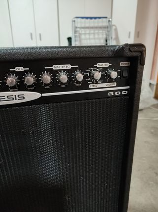 Amplificador ALESIS