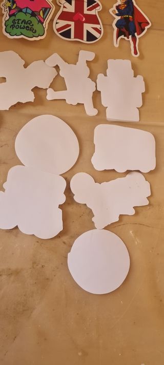 Lotto 24 adesivi in vinile