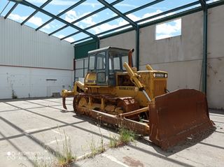 Bulldozer Komatsu d65e