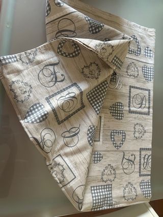 Tovaglia grande a cuori 162x135 cm