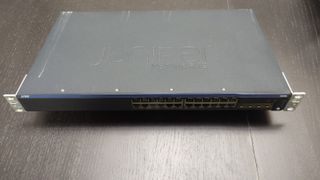 Juniper Networks EX2200 - 24P - 4G
