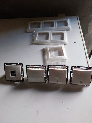 Lote mecanismos serie legrand valena blancos