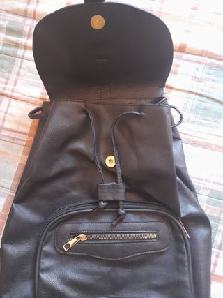Mochila mediana negra