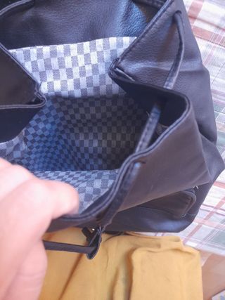 Mochila mediana negra