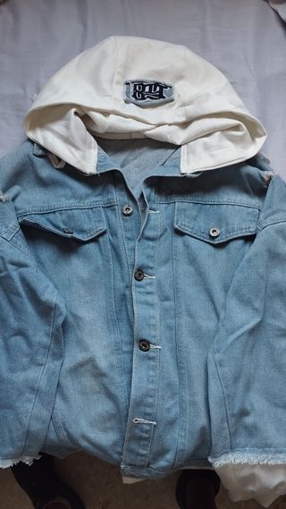 chaqueta vaquera ataque a los titanes