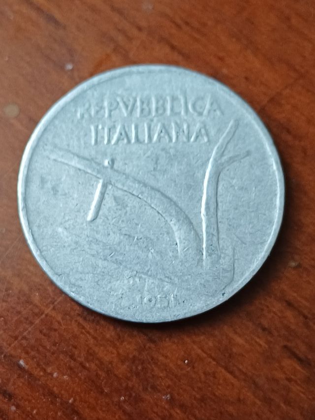 Moneta italiana da Lire 10, del 1951, circolata