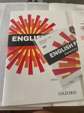 Libro inglés, escuela de idiomas