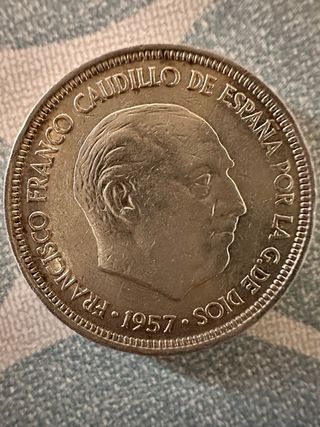 Moneda antigua de Franco 1957