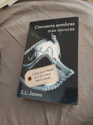 Libro Cincuenta sombras más oscuras