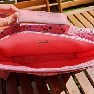 Lote Bandolera-mochila más estuche y llavero