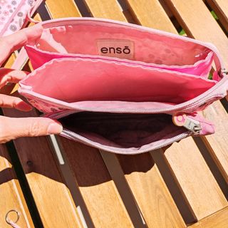 Lote Bandolera-mochila más estuche y llavero