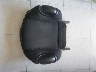 Silla niño de coche.