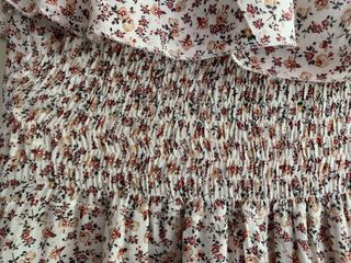 Vestido de flores con volante