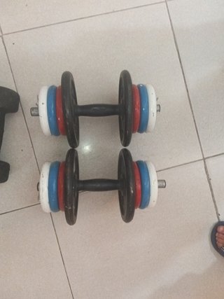 Set 4 mancuernas (2 de 5kg Reebok y 2 de 7 discos)
