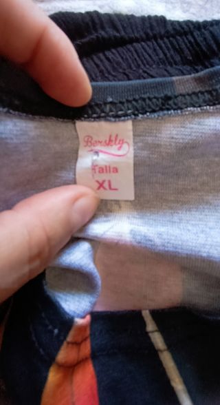 Conjunto dos piezas muy moderno y cómodo.