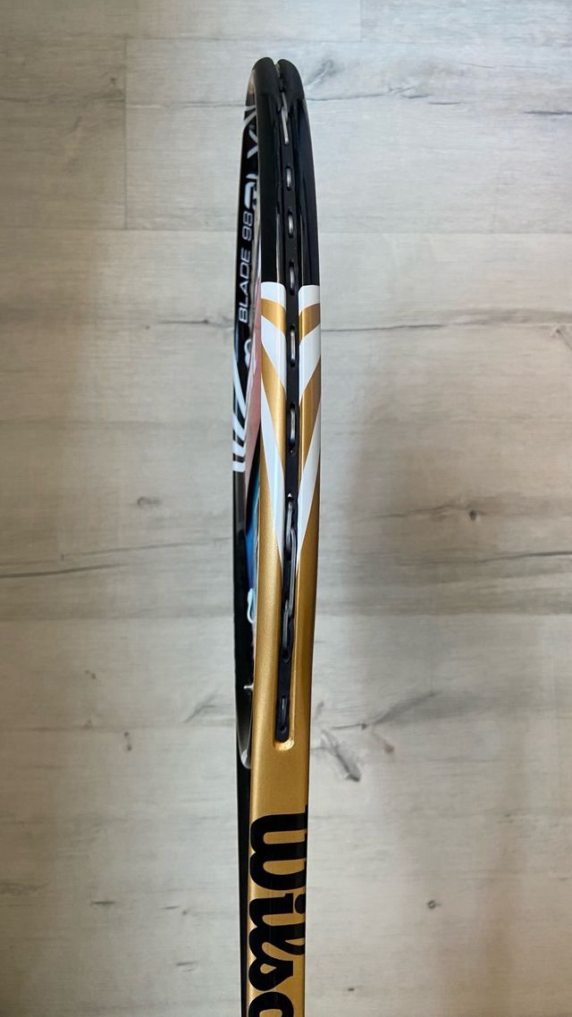 Raqueta de tenis Wilson BLX Blade 98