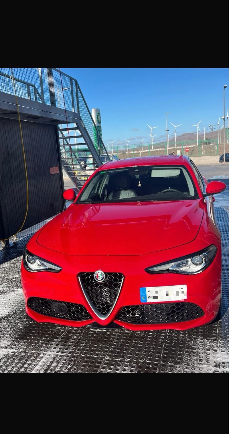 Alfa Romeo Giulia 2017 - foto 1