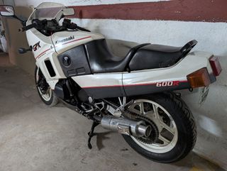 Kawasaki GPX 600R