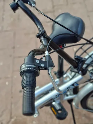 Bicicleta plegable aluminio ADULTO muy ligera .