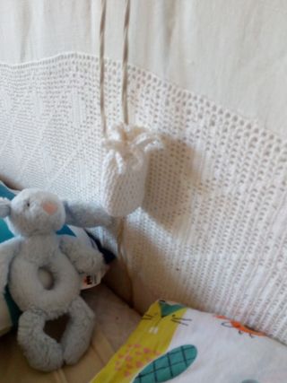 sacchetta copripomolo fatta a mano a uncinetto