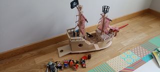 Barco de piratas de madera