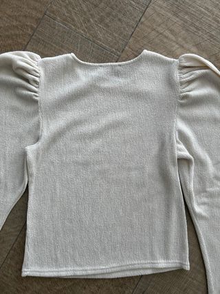 CAMISETA ABULLONADA ZARA