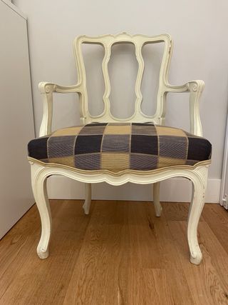 Silla estilo frances con reposabrazos