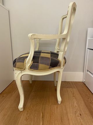 Silla estilo frances con reposabrazos