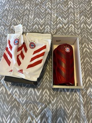 Caneleiras Adidas Bayern Munchen