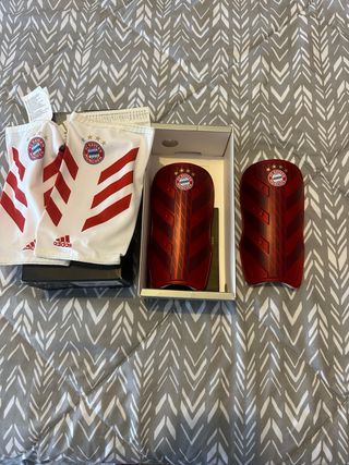 Caneleiras Adidas Bayern Munchen