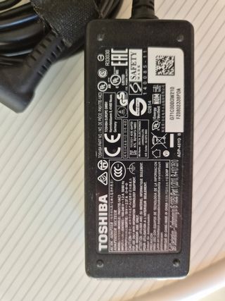 Cargador Toshiba