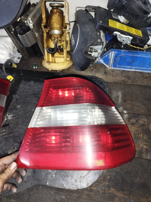 ✅Pilotos traseros e46 320d✅