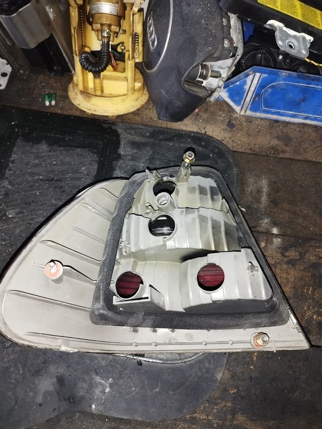 ✅Pilotos traseros e46 320d✅