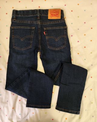 Pantalón vaquero oscuro