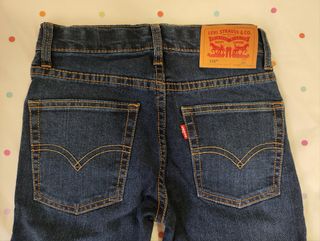 Pantalón vaquero oscuro