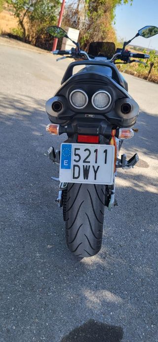 URGE VENDER  Suzuki GSR 600