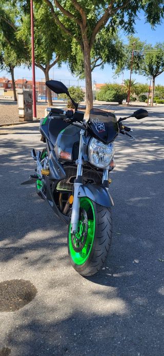 URGE VENDER  Suzuki GSR 600