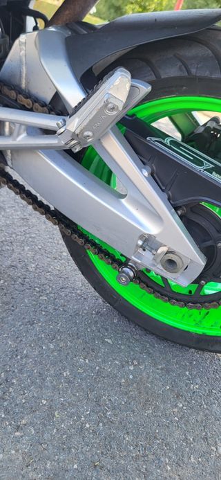 URGE VENDER  Suzuki GSR 600