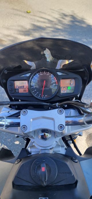 URGE VENDER  Suzuki GSR 600