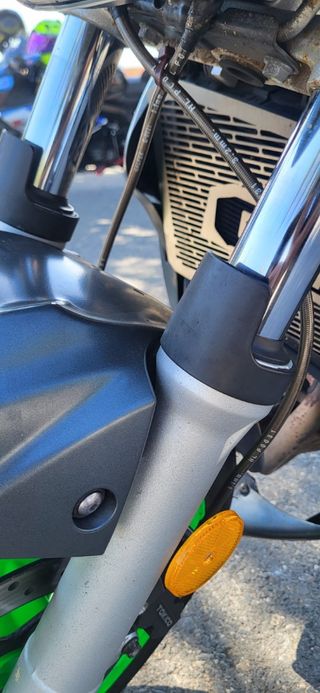 URGE VENDER  Suzuki GSR 600