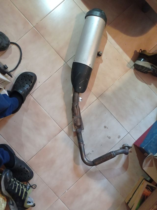 Tubo de escape de serie Yamaha yzf